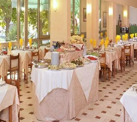 Christian Ideale Per Famiglie 3* Riccione