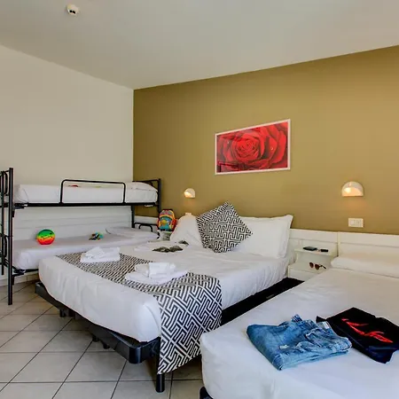 Christian Ideale Per Famiglie 3* Riccione