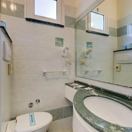 Отель Christian Ideale Per Famiglie Риччоне