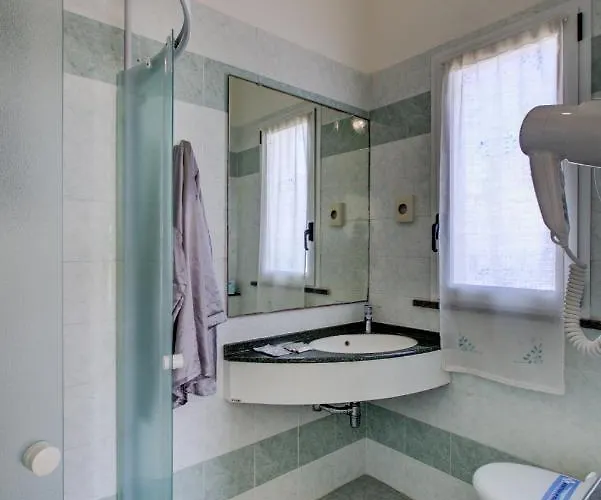 Christian Ideale Per Famiglie 3* Riccione